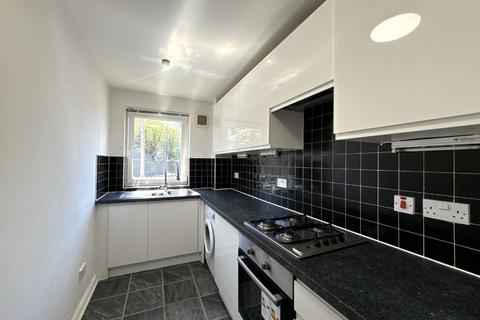 2 bedroom flat to rent, Edward Place, Glasgow, G33