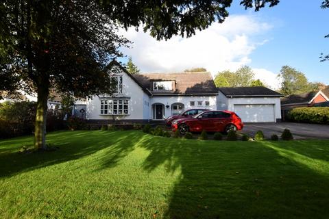 4 bedroom detached house for sale, Hollycroft, Hinckley