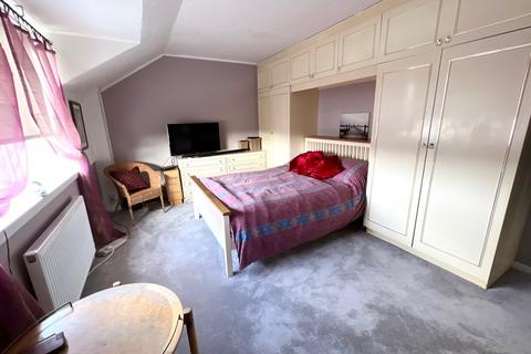 124 Wrythe Lane, Carshalton, SM5 2SB