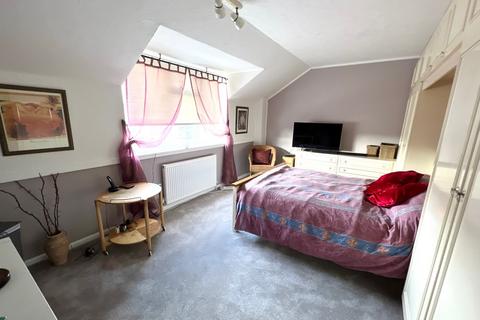 124 Wrythe Lane, Carshalton, SM5 2SB