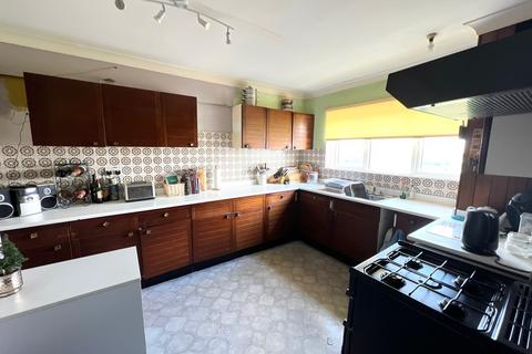 124 Wrythe Lane, Carshalton, SM5 2SB