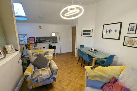3 bedroom apartment for sale - Loxley Square, Solihull