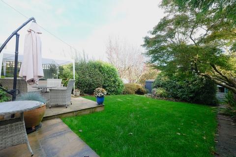 4 bedroom detached house for sale - Avebury Road, Orpington
