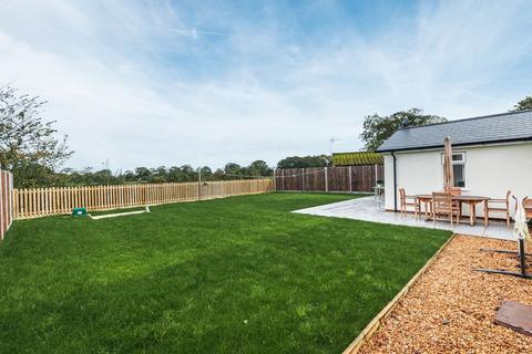 2 bedroom detached bungalow for sale - Cranworth
