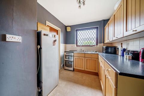 40 Acres Hall Crescent, Pudsey, LS28 9DZ