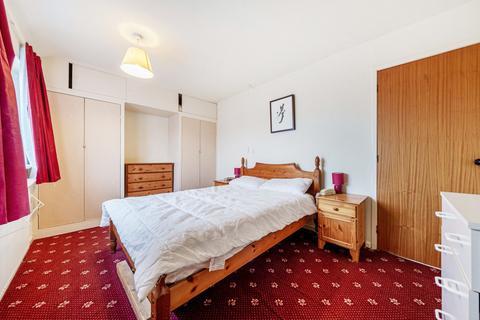 40 Acres Hall Crescent, Pudsey, LS28 9DZ