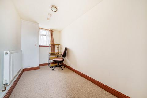 40 Acres Hall Crescent, Pudsey, LS28 9DZ