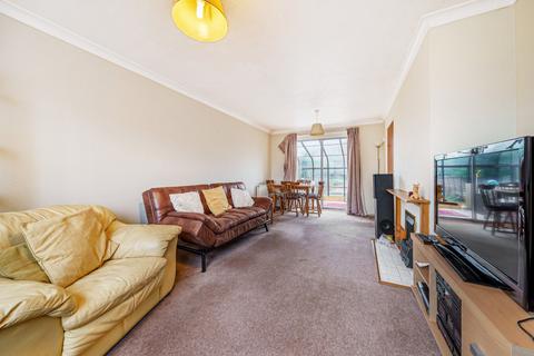 40 Acres Hall Crescent, Pudsey, LS28 9DZ