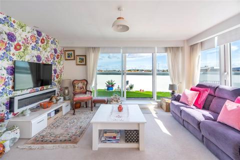 3 bedroom flat for sale, The Beach Residences, Marine Parade, Worthing, West Sussex, BN11