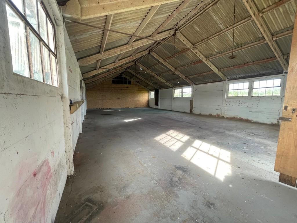 Chesterblade, Shepton Mallet Industrial unit £750 pcm (£173 pw)