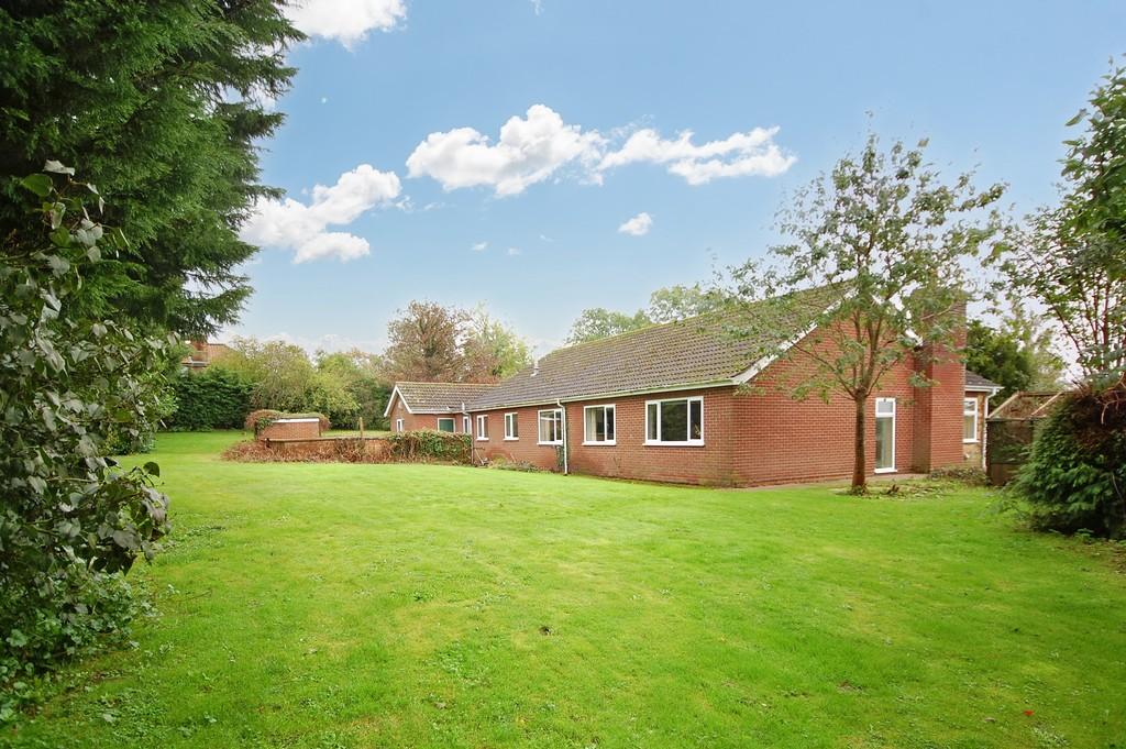 Walesby, Lincolnshire Wolds LN8 3UW 3 bed detached bungalow for sale £250,000