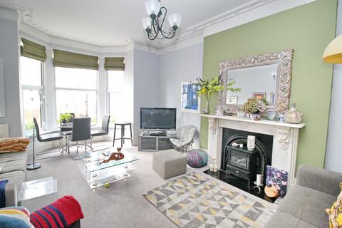 2 bedroom flat for sale, Lennox Road South, Southsea