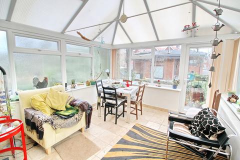 2 bedroom flat for sale, Lennox Road South, Southsea