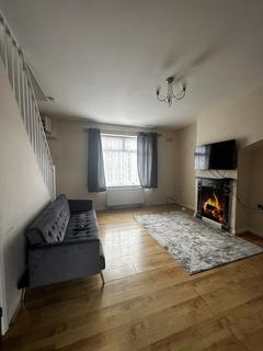 2 bedroom townhouse to rent, Walfrey Gardens, Dagenham, RM9