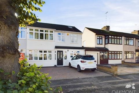 56 Birch Crescent, Hornchurch, RM11 2NW