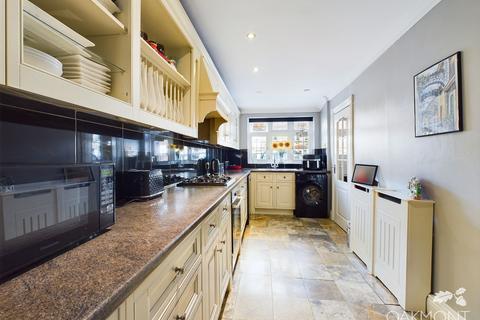 56 Birch Crescent, Hornchurch, RM11 2NW