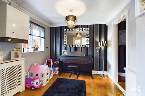 56 Birch Crescent, Hornchurch, RM11 2NW