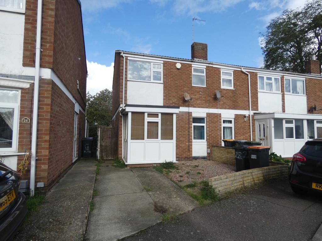 Kempston MK42 3 bed semidetached house to rent £1,250 pcm (£288 pw)