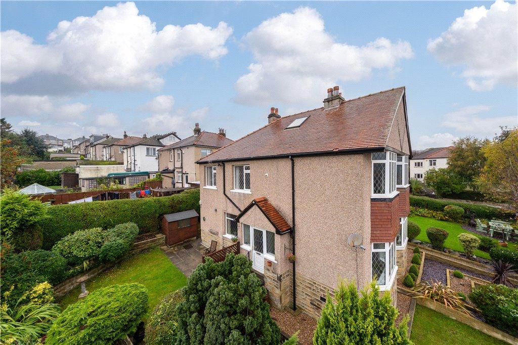 Woodcot Avenue, Baildon, West Yorkshire, BD17 3 bed semidetached house for sale £259,500