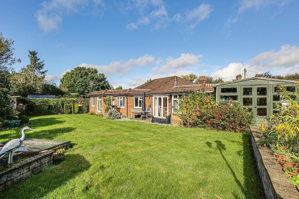 Parsonage Close, Warlingham, CR6 9EN 2 bed bungalow for sale £698,000