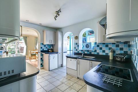 4 Parsonage Close, Warlingham, CR6 9EN