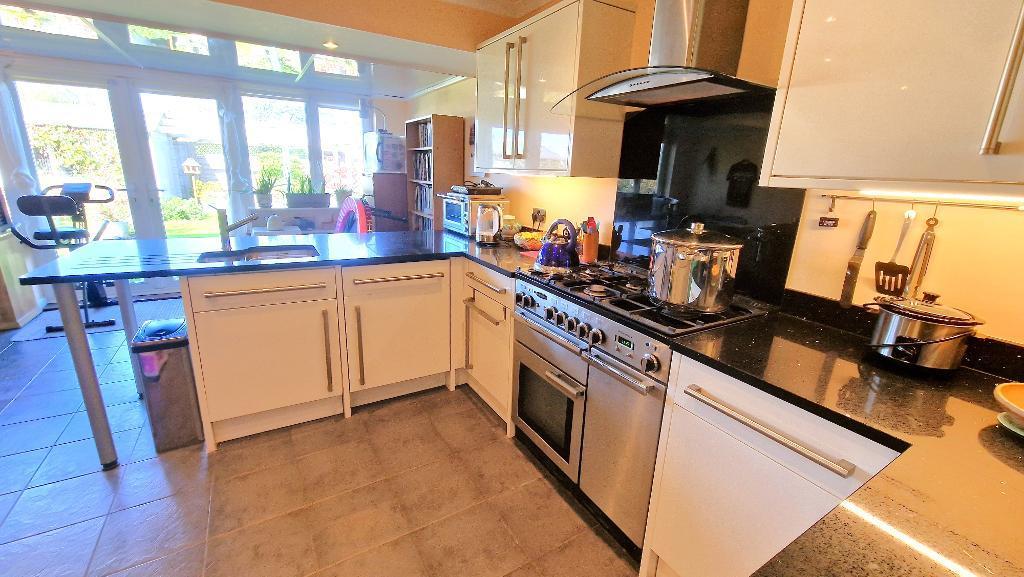 Open Plan Kitchen &#43; Dining Room