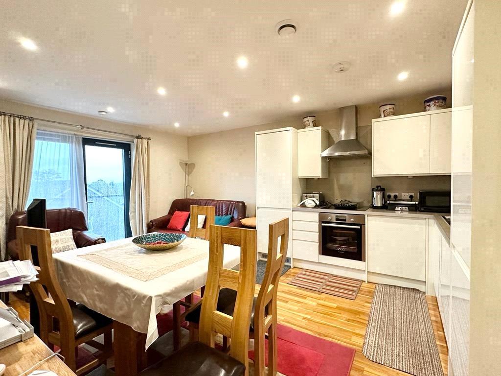 Horizon House, Azalea Drive, Swanley, Kent, BR8 2 bed flat for sale £