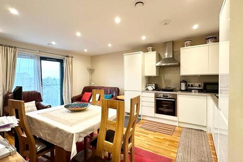 2 bedroom flat for sale, Horizon House, Azalea Drive, Swanley, Kent, BR8