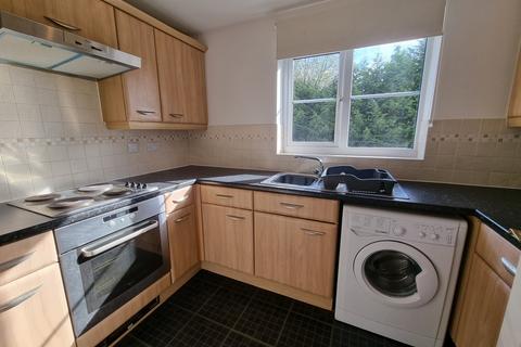 2 bedroom flat to rent, Lincoln Way, North Wingfield, Derbyshire