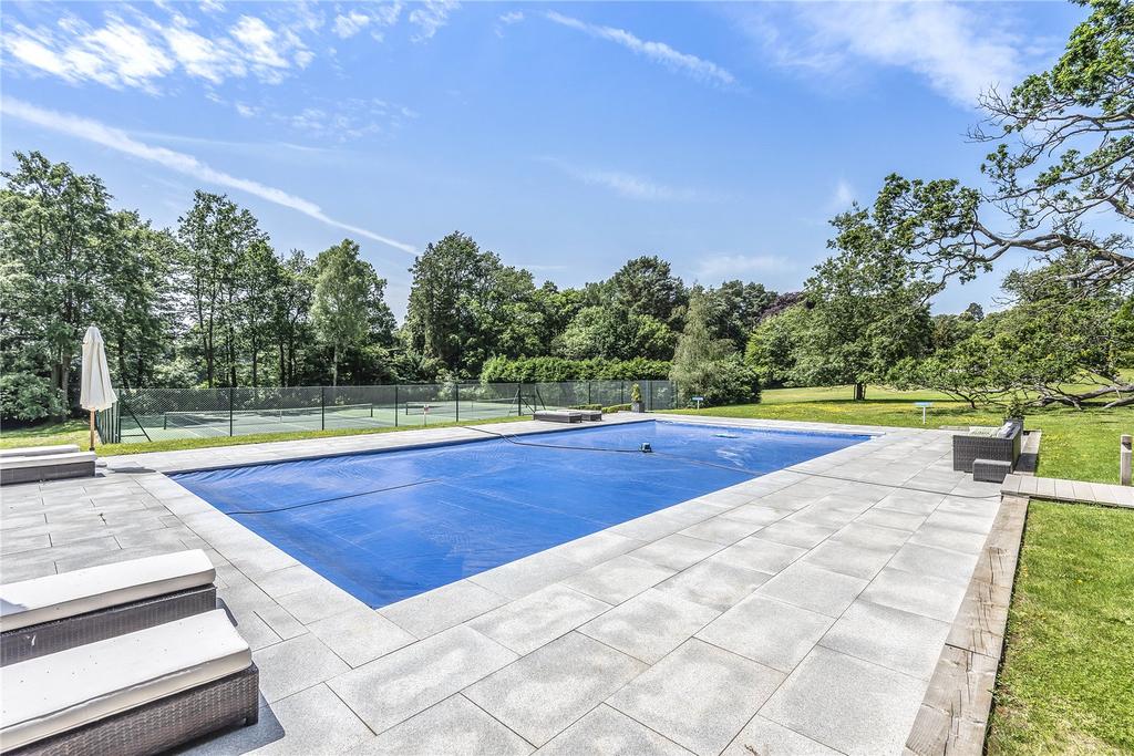 Tennis Court/Pool