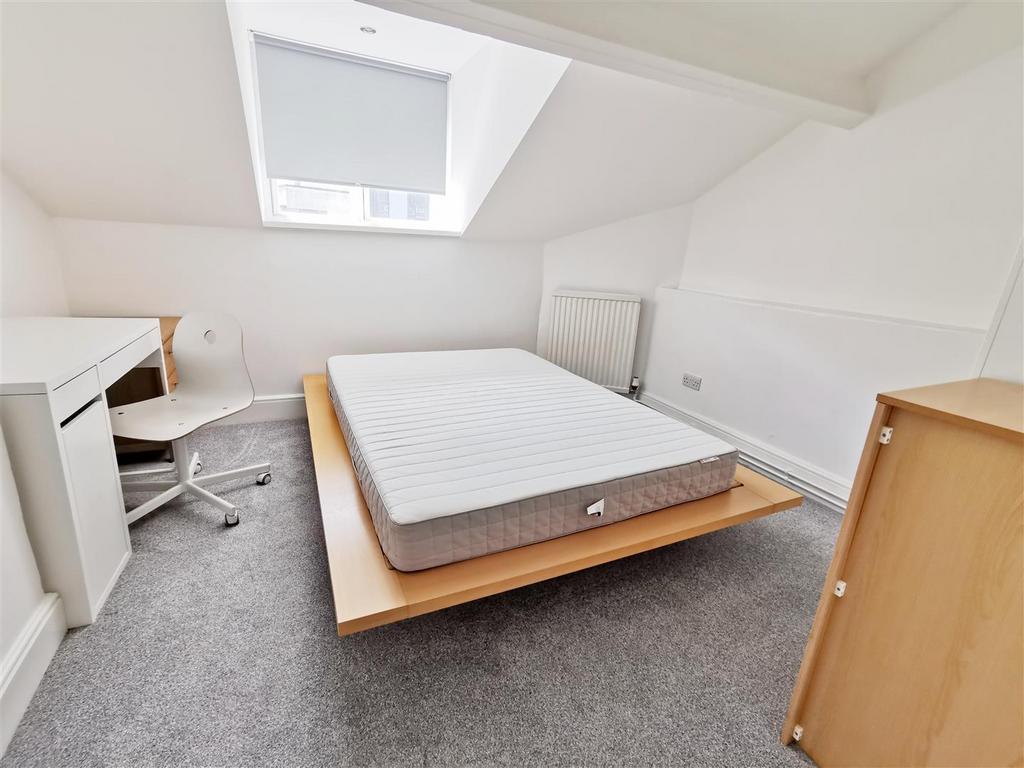 Top Floor Bedroom 2