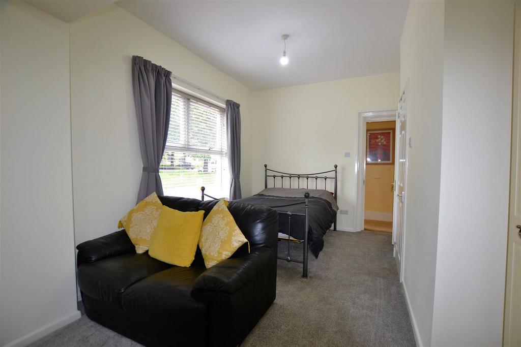 Okehampton Street, Exeter EX4 4 bed house to rent £2,600 pcm (£600 pw)