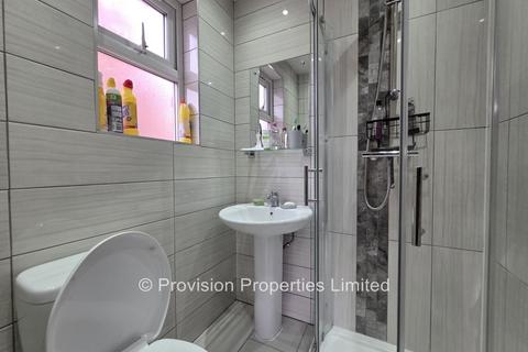 2 bedroom terraced house to rent, Thornville Mount, Hyde Park LS6