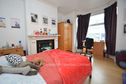 5 bedroom terraced house to rent, Ashville Road, Hyde Park LS6