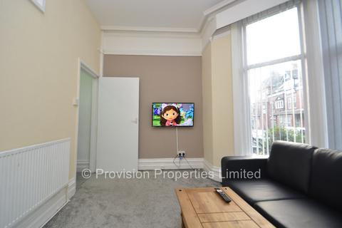 2 bedroom flat to rent, Regent Park Avenue, Hyde Park LS6