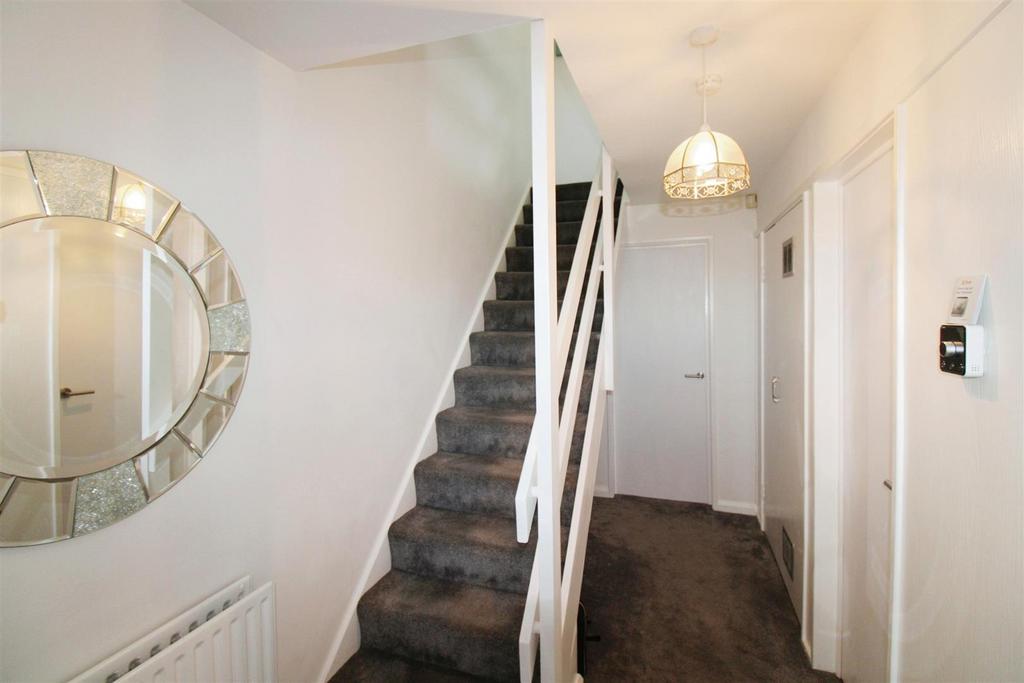 Hertford Avenue, South Shields 2 bed house £795 pcm (£183 pw)