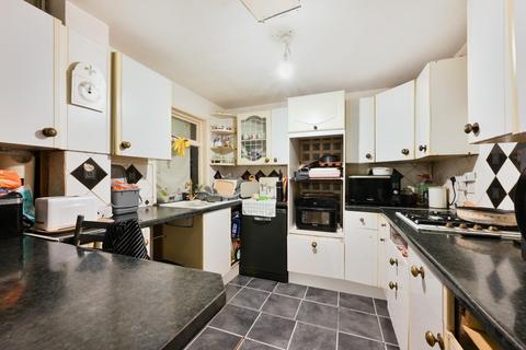 4 bedroom semi-detached house for sale, Ruxley Close, Ewell