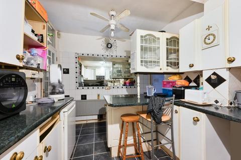 11 Ruxley Close, Epsom, KT19 9ND