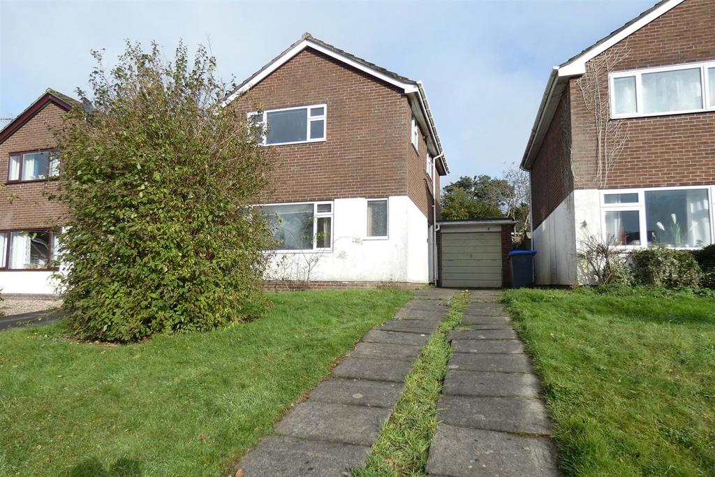 Beech Close, Cheadle, Stoke On Trent 3 bed detached house £197,500