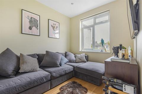 2 bedroom flat to rent, Evelyn Road, Richmond
