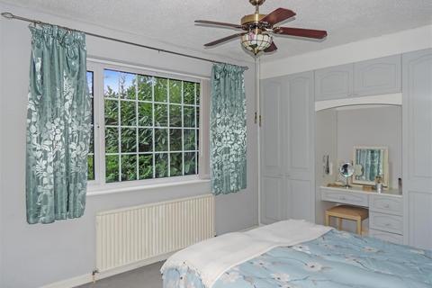 92 Milford Avenue, Wick, Bristol, BS30 5PR