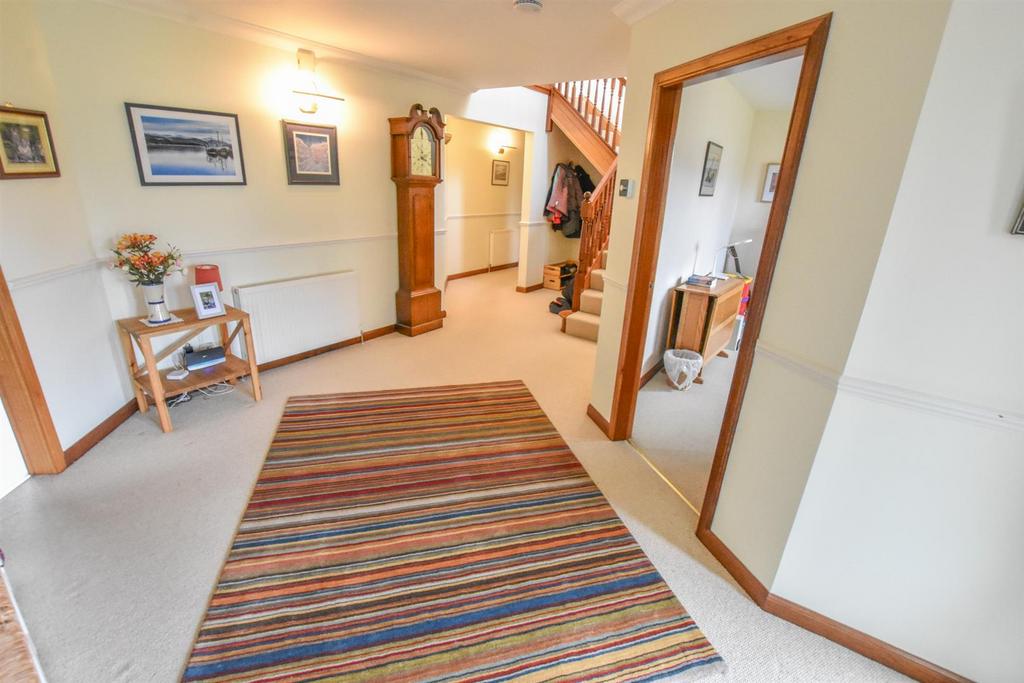 8 Beinn View, Conon Bridge 5 bed detached house £398,000