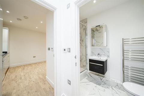 Studio to rent, Glebelands Court, Glebelands Avenue, South Woodford