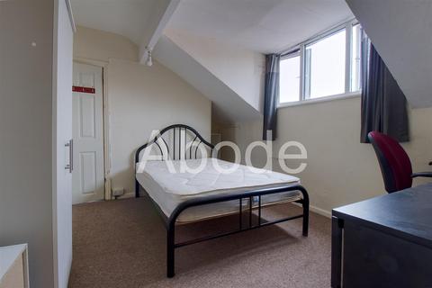 4 bedroom house to rent, Harold Avenue, Hyde Park, Leeds