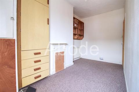 4 bedroom house to rent, Harold Avenue, Hyde Park, Leeds