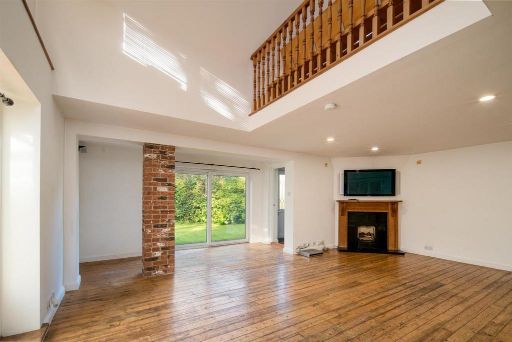 Wootton Bridge, Isle of Wight 5 bed detached house for sale £495,000