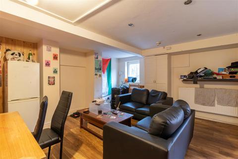 undefined, Royal Park Avenue, Hyde Park, Leeds