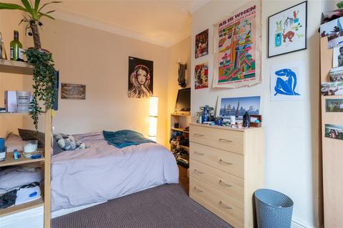 undefined, Royal Park Avenue, Hyde Park, Leeds