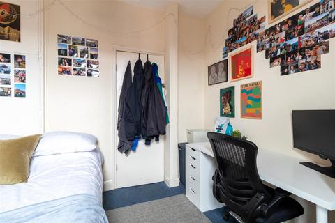 undefined, Royal Park Avenue, Hyde Park, Leeds