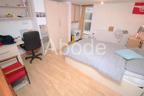 4 bedroom house to rent, Royal Park Grove, Hyde Park, Leeds